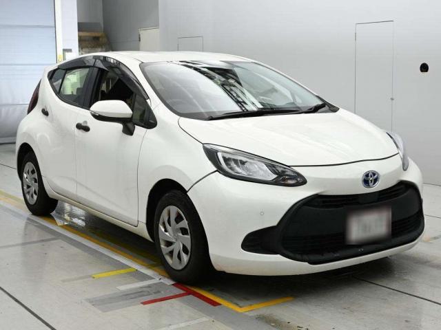 2023 Toyota Aqua B