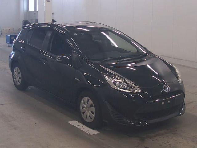 2017 Toyota AQUA S — Photo 1