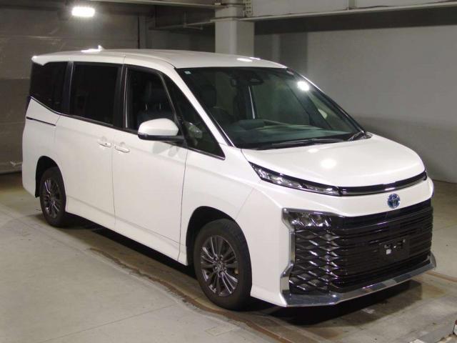 2022 Toyota VOXY Hybrid S-Z 4WD
