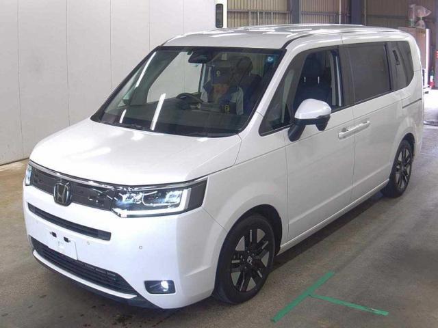 2022 Honda Step Wagon Air — Photo 1