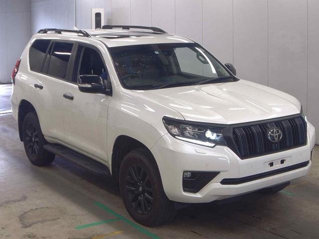 2022 Toyota LAND CRUISER PRADO TXL Package Matte Black ED