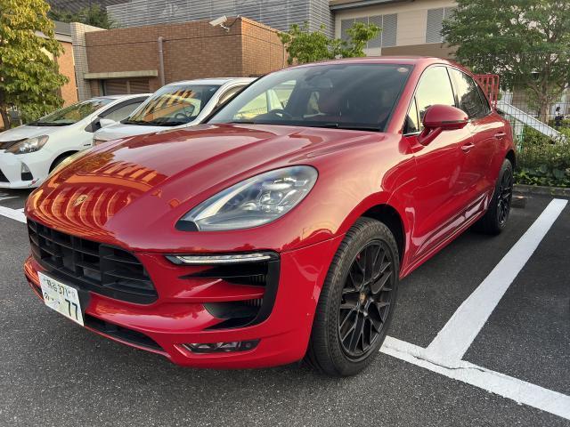 2018 Porsche Macan Macan GTS (4WD, Turbo)