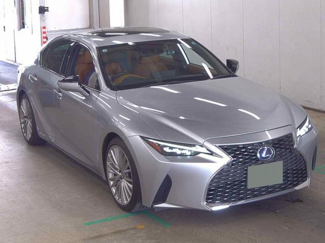 2021 IS Hybrid IS300h Version L Hybrid — Photo 1