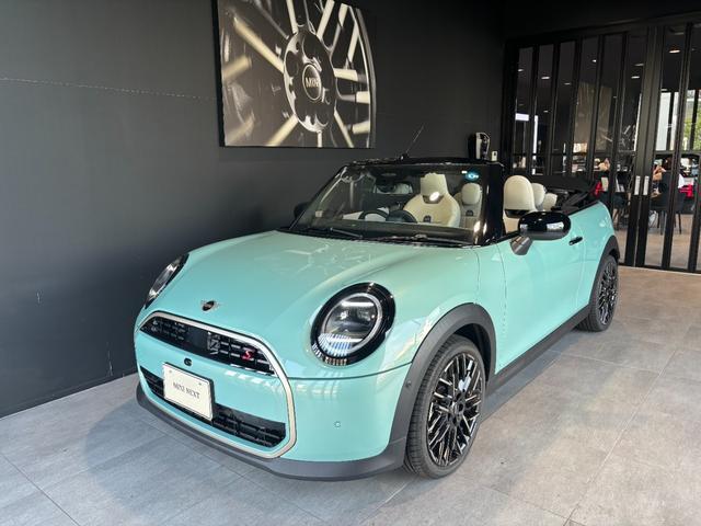 2026 BMW_Mini BMW Mini Convertible Cooper S Convertible Favored Trim — Photo 1