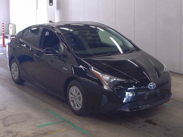 2017 Toyota Prius E — Photo 1