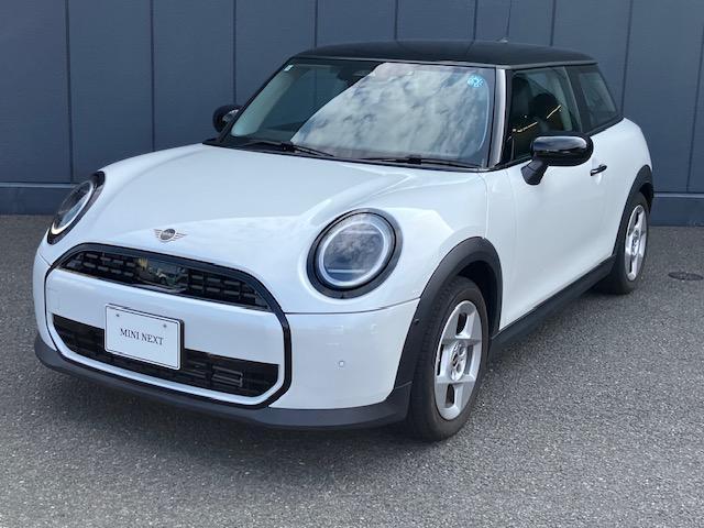 2024 BMW_Mini BMW Mini 3HB Cooper C Classic Trim — Photo 1