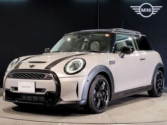 2022 BMW_Mini BMW Mini 3HB Cooper S Classic Trim