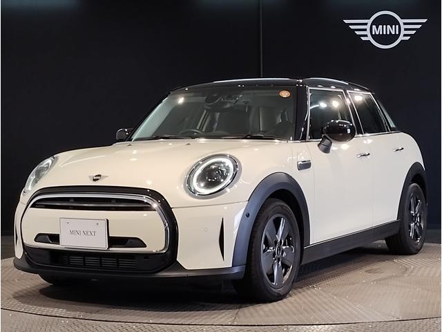 2022 BMW_Mini BMW Mini 5HB Cooper Classic Trim — Photo 1