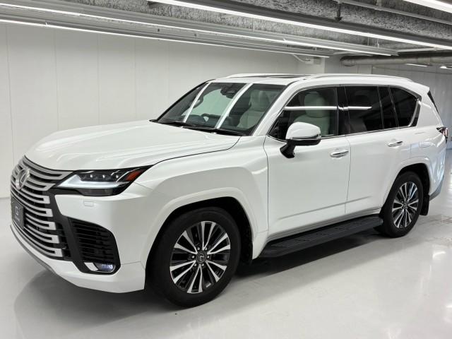 2025 LX LX600 — Photo 1