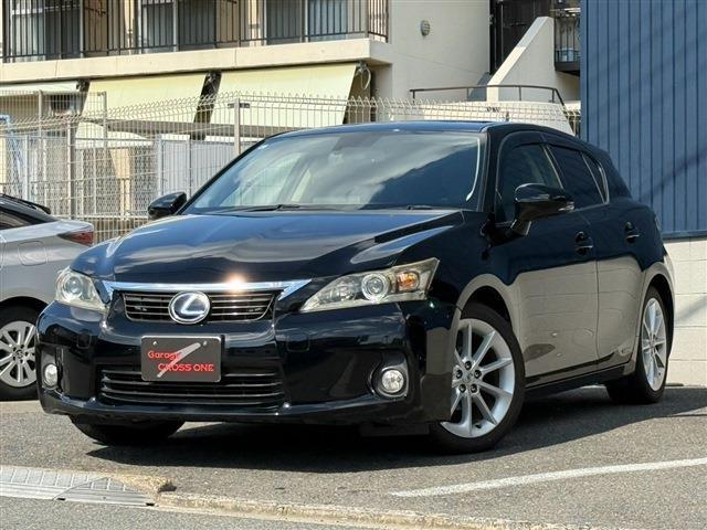 2011 CT CT200h Version C — Photo 1