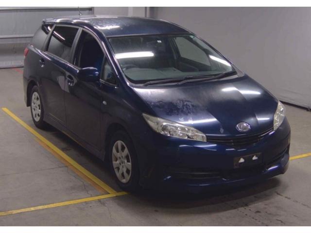 2011 Toyota WISH 1.8X — Photo 1