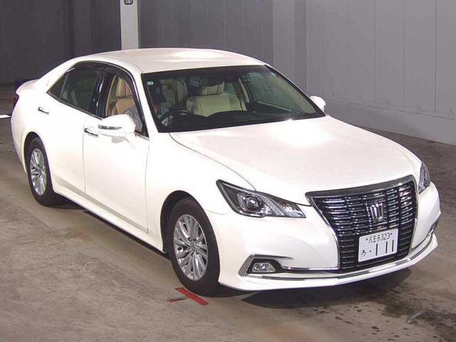 2017 Toyota Crown Royal Saloon With Leather Seats