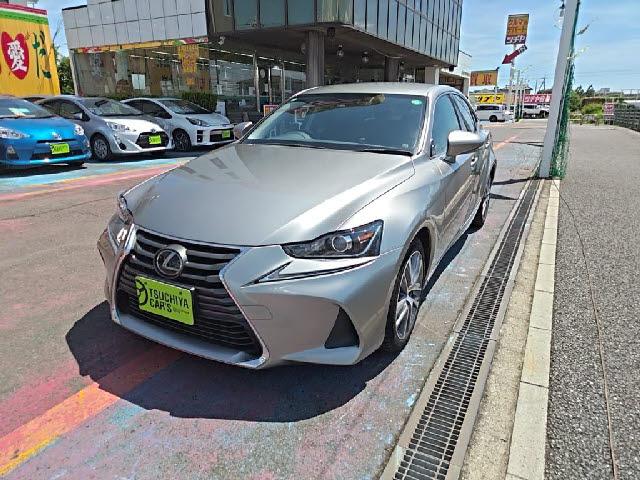 2019 2.0 IS300 — Photo 1