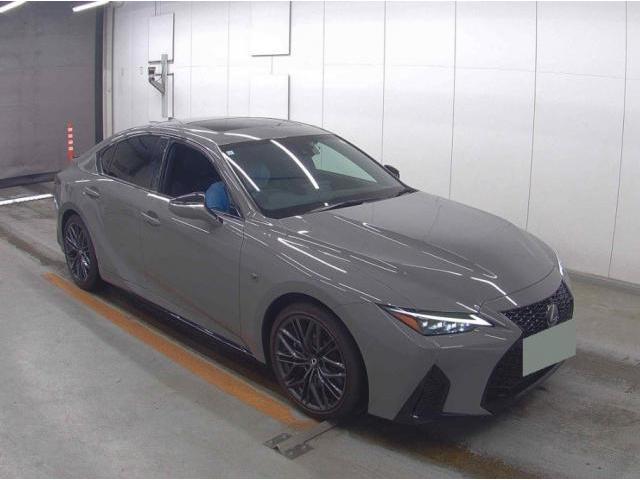 2023 IS IS500 F Sport Performance — Photo 1