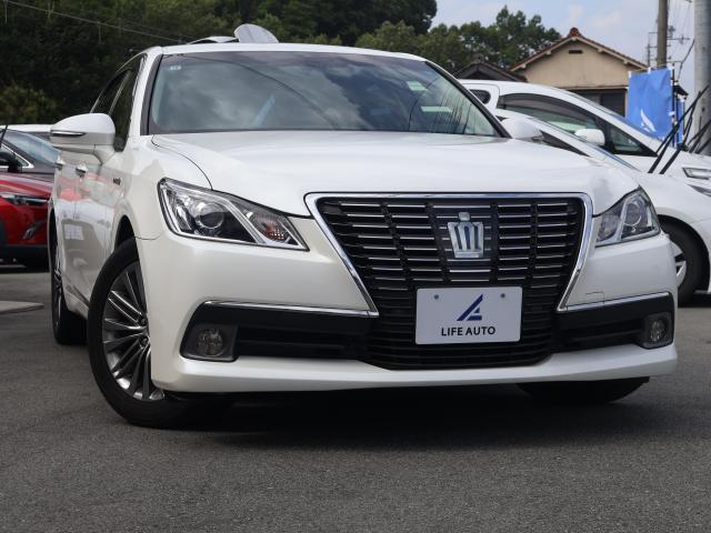 2013 Toyota Crown Hybrid Royal Saloon