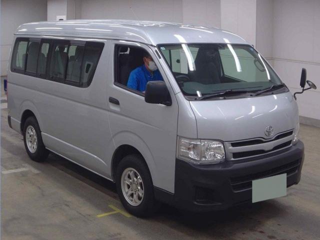2011 Toyota HIACE WAGON DX 4WD