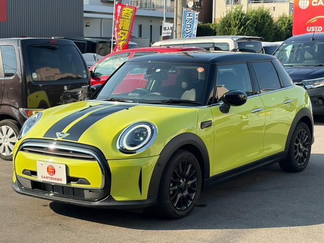 2023 BMW_Mini BMW Mini 5HB Cooper Premium Plus Package Classic Trim