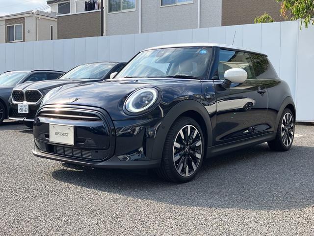 2024 MINI 3HB Cooper Camden Edition