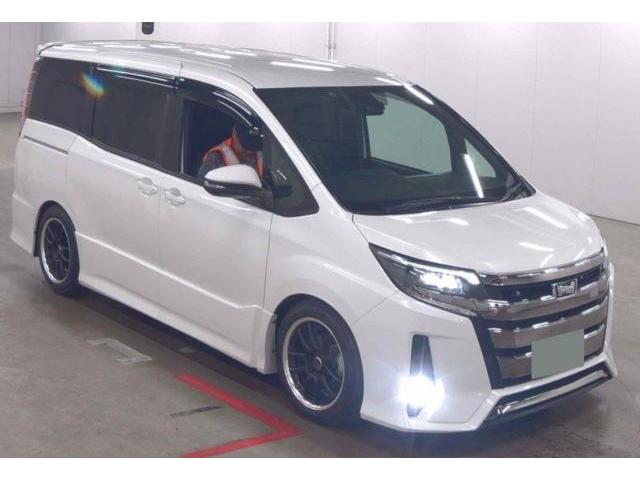 2018 Toyota Noah SI Sloper — Photo 1