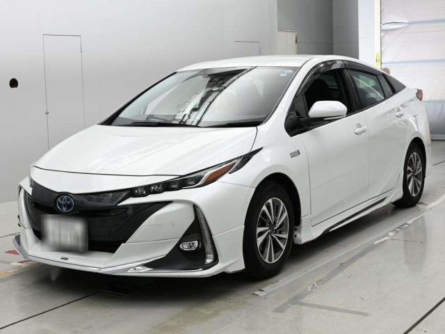 2022 Toyota Prius PHEV A — Photo 1