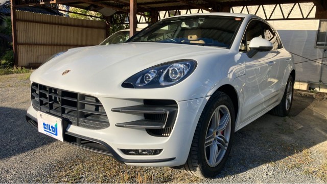 2017 Porsche Macan Macan Turbo Performance