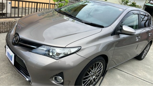 2012 Toyota Auris RS S Package — Photo 1