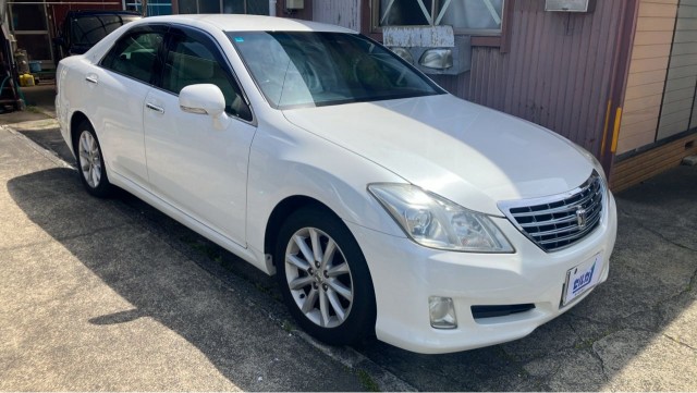 2008 Toyota Crown Royal Saloon, Navigation Package