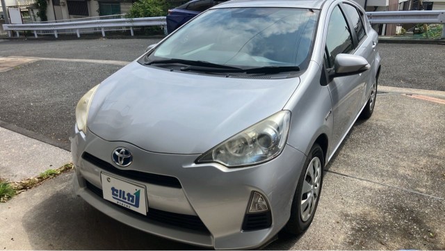 2012 Toyota Aqua S — Photo 1