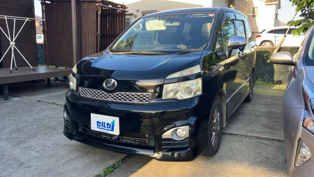2012 Toyota Voxy ZS Kirameki?