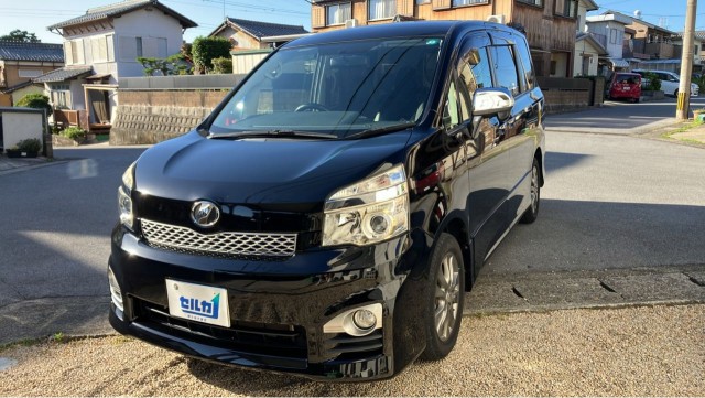 2013 Toyota Voxy ZS Kirameki
