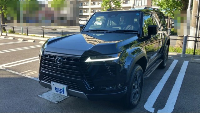 2026 GX GX550 Overtrail+ — Photo 1