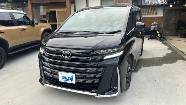 2023 Toyota Vellfire Hybrid Z Premia