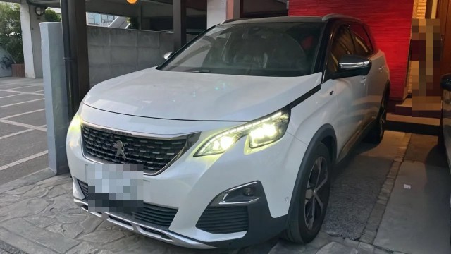 2019 PEUGEOT 5008 GT BlueHDi