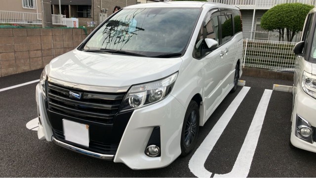 2017 Toyota Noah Si Double Bee — Photo 1