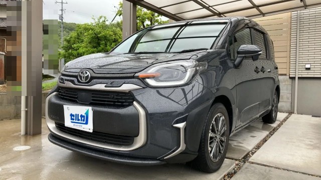 2022 Toyota Sienta Z