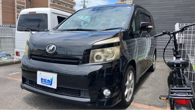 2009 Toyota Voxy X L Edition — Photo 1