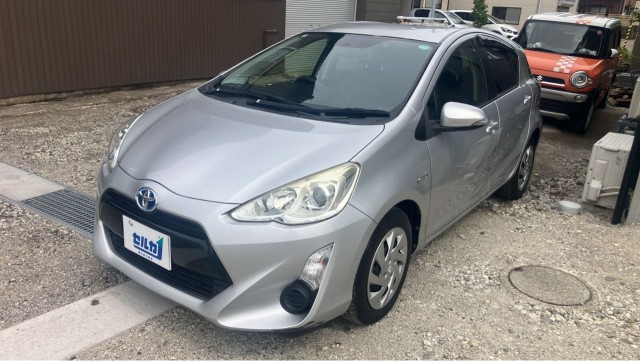 2015 Toyota AQUA S