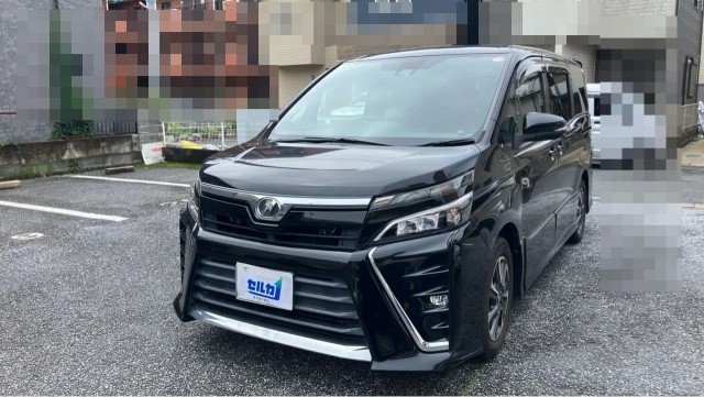 2017 Toyota VOXY ZS — Photo 1