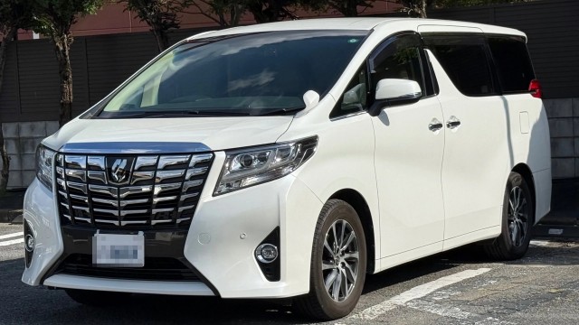 2017 Toyota Alphard 2.5G — Photo 1