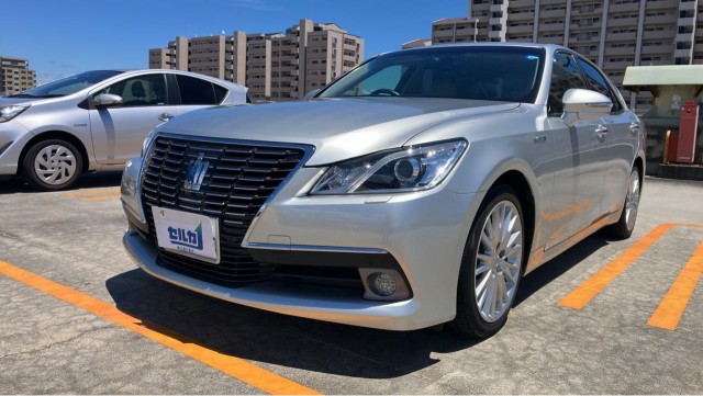 2013 Toyota Crown Hybrid Royal Saloon G