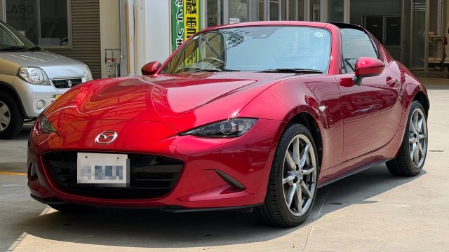 2022 MAZDA Roadster RF VS