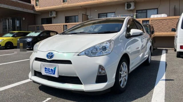 2013 Toyota Aqua S — Photo 1