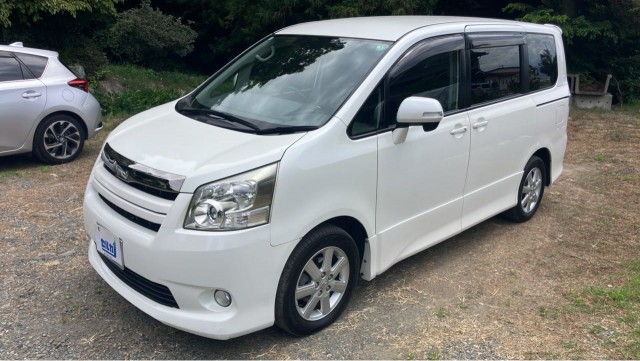 2007 Toyota Noah Si