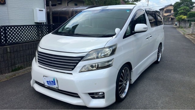 2011 Toyota VELLFIRE 2.4 Z Platinum Selection?