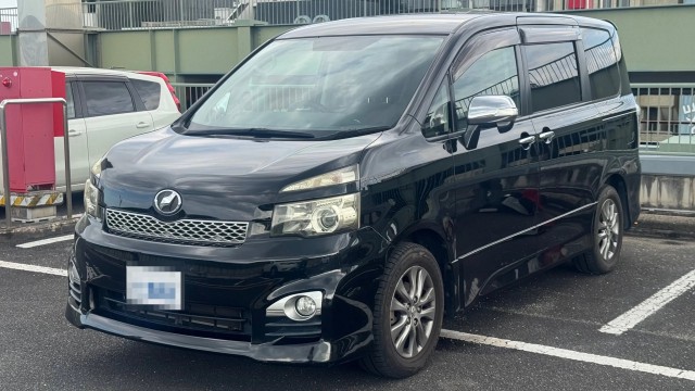 2010 Toyota Voxy ZS Kirameki