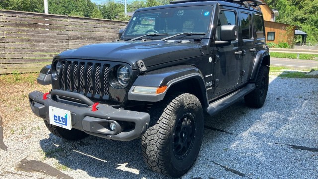 2020 CHRYSLERJEEP JEEP Wrangler UNLTD Sahara