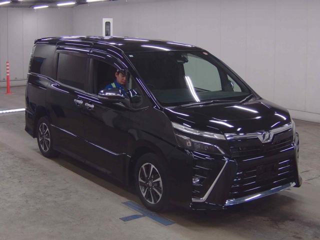 2019 Toyota Voxy ZS Kirameki?