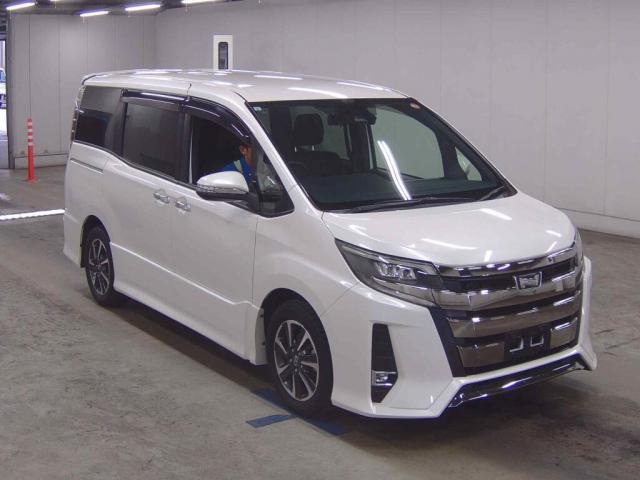 2017 Toyota NOAH Si — Photo 1