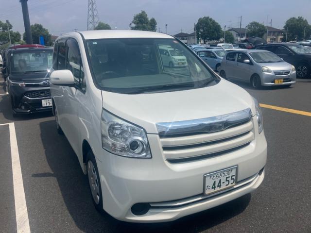 2010 Toyota NOAH X