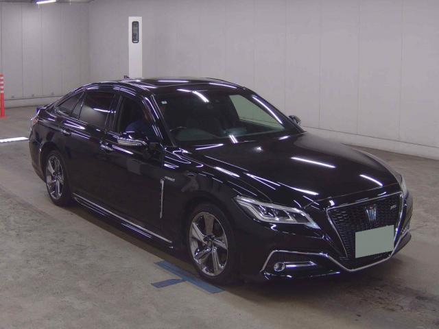 2019 Toyota Crown Hybrid RS